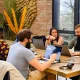 Travailler seul ou entouré : quel impact réel ?